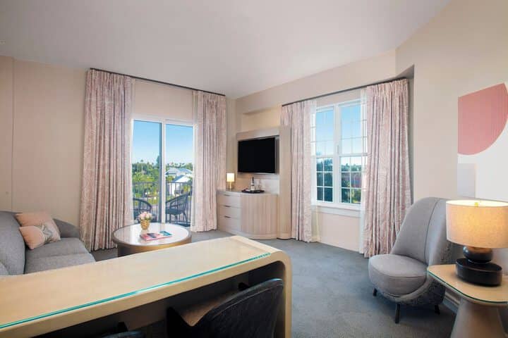 Room 34 of 105